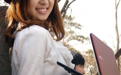 扒开双腿被两个男人玩弄视频